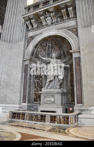 St. Longinus Statue by Bernini, 1635, St. Peter's Basilica, The Vatican.  St. Longinus was the Roman centurion who pierced the side of Christ with a l Stock Photo