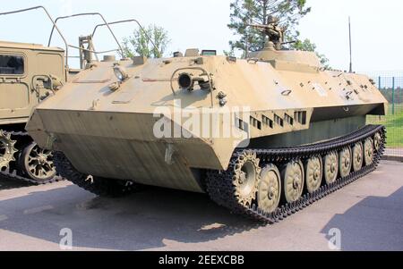 自動車 HUMMER TOP CARRIER /soviet armoured car Soviet-made armored vehicles on the Stalin's Line Museum's grounds