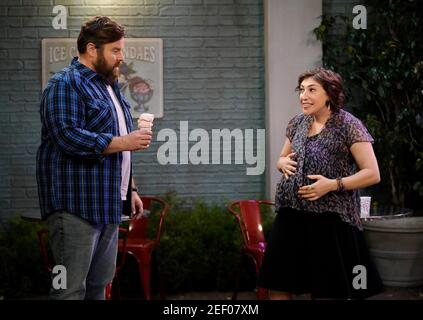 Call Me Kat From Left Adam Bartley Mayim Bialik Eggs Season 1 Ep 108 Aired Feb 11 21 Photo Lisa Rose C Fox Courtesy Everett Collection Stock Photo Alamy