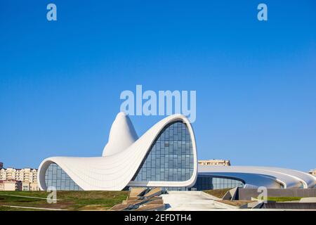 Azerbaijan, Baku, Heydar Aliyev Cultural Center - a Libary, Musuem and Conference center designed by architect Zaha Hadid Stock Photo