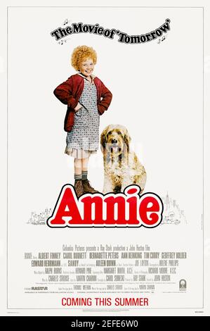 Annie (1987) directed by John Huston and starring Aileen Quinn, Albert Finney and Carol Burnett. A young orphan girl's adventures in finding a family that will take her. Stock Photo
