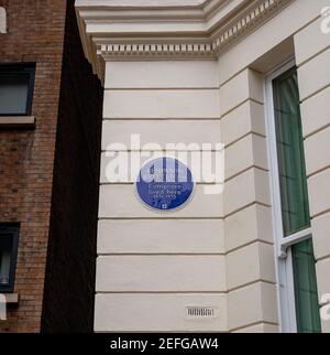 English Heritage Blue Plaque for Benjamin Britten, composer, at 173 Cromwell Road, Kensington, London SW5 0SE Stock Photo