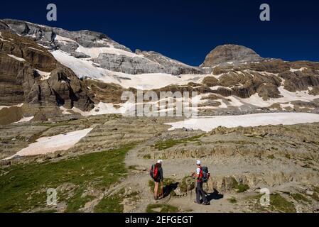 Balcón de Pineta at the background, the Monte Perdido summit (Ordesa and Monte Perdido NP, Pyrenees, Spain) Stock Photo