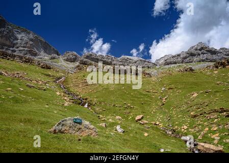 Cotatuero mountain cirque in summer (Ordesa and Monte Perdido NP, Pyrenees, Spain) ESP: Circo de Cotatuero en verano (PN Ordesa y Monte Perdido) Stock Photo