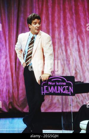 Nur keine Hemmungen, Spielshow, Deutschland 1989 - 1994, Sendung vom 29. Oktober 1992, Moderator Michael Schanze Stock Photo
