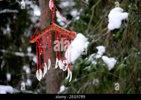 Ceramic wind chime hi-res stock photography and images - Page 2