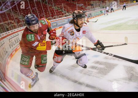 Fabio Pfohl of Grizzlys Wolfsburg skates against Düsseldorfer EG