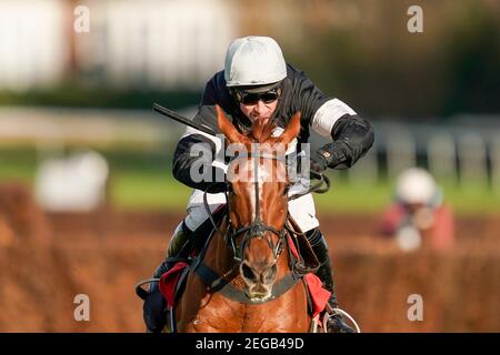 Harry Skelton riding No Getaway on the way to winning The Kingston Handicap Chase at Sandown Park Racecourse, Esher. Picture date: Thursday February 18, 2021. Stock Photo