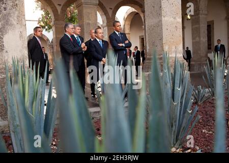 President Barack Obama, Mexico's President Felipe Calderon, and Canada's Prime Minister Stephen Harper look at a display at the Cabanas Cultural Center in Guadalajara, Mexico, August 10, 2009. Stock Photo