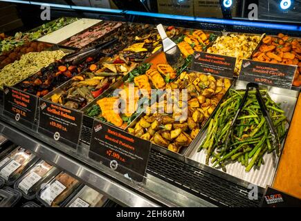 A hot food bar in a delicatessen in New York on Wednesday, February 10, 2021. (© Richard B. Levine) Stock Photo