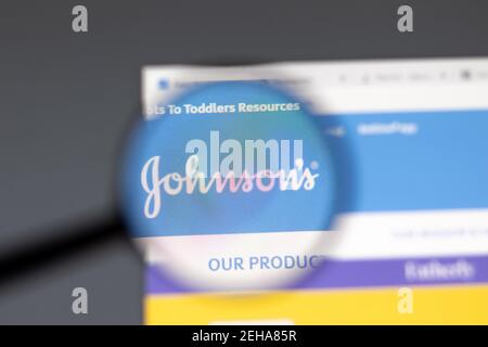 Johnson's baby shampoo hi-res stock photography and images - Alamy