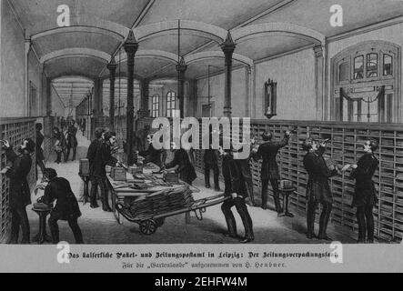 Paket- und Zeitunspostamt Leipzig Zeitungssortiersaal (Die Gartenlaube (1881), S. 413). Stock Photo