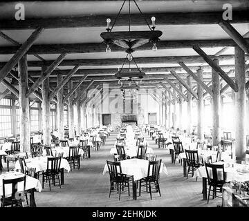 Paradise Inn dining room, Mount Rainier National Park, Washington, ca1917 (BAR 92). Stock Photo