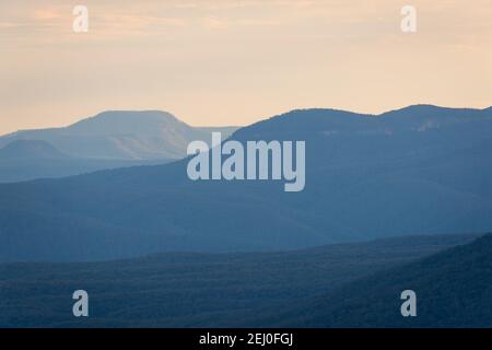 Mt Colong and Jamison Valley, Blue Mountains, New South Wales, Australia. Stock Photo