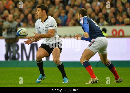 New Zealand's Dan Carter during the International Rugby Test match, France Vs New-Zealand All Biacks at Stade de France in Saint-Denis suburd of Paris, France on November 9th, 2013. Photo by Christian Liewig/ABACAPRESS.COM Stock Photo