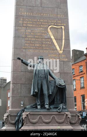 Monument with statue of Charles Stewart Parnell, politician and leader of the Home Rule League, O'Connell Street, Dublin, Ireland Stock Photo