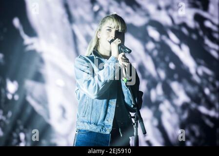 Hannah Reid from London Grammar performs live at Bestival 2018 Lulworth Castle - Wareham. Picture date: Saturday 4th August 2018. Photo credit should read: David Jensen Stock Photo