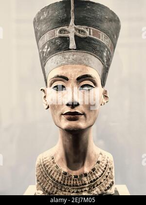 Bust of Queen Nefertiti, Altes Museum, Berlin. Stock Photo