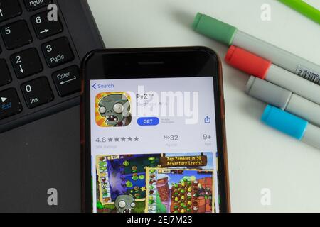 Plants vs zombies hi-res stock photography and images - Alamy