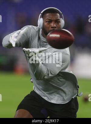 Baltimore Ravens linebacker Tyus Bowser (54) takes to the field before an  NFL football game against the Denver Broncos, Sunday, Dec. 4, 2022, in  Baltimore. (AP Photo/Nick Wass Stock Photo - Alamy