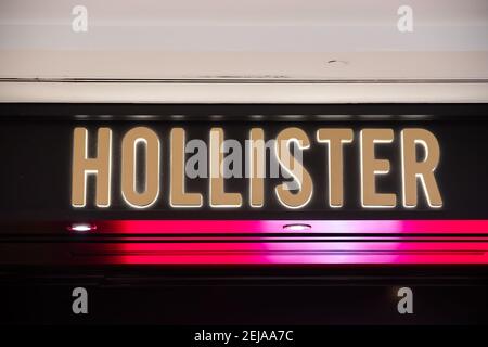 hollister store logo