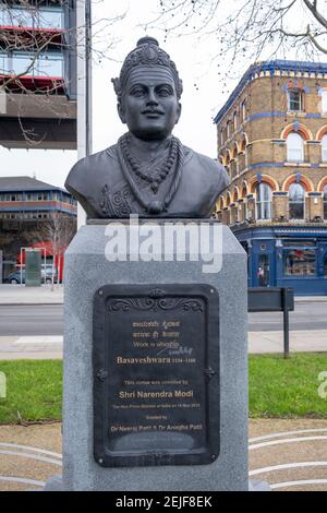 Statue of Mahatma Basaveshwara, 12th century Indian statesman, on Albert Embankment London, unveiled by Shri Narendra Modi, Indian PM, in 2015 Stock Photo