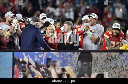 Kansas City Chiefs quarterback Patrick Mahomes (15) before the NFL Super  Bowl 54 football game against the San Francisco 49ers Sunday, Feb. 2, 2020,  in Miami Gardens, Fla. (AP Photo/Seth Wenig Stock Photo - Alamy