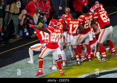 Miami, USA. 2nd Feb, 2020. Players of both sides compete during the NFL  Super Bowl LIV football game between Kansas City Chiefs and San Francisco  49ers at Hard Rock Stadium in Miami