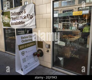 Panera Bread in the New York Chelsea neighborhood is open for pick-up and delivery on Monday, April 6, 2020. (ÂPhoto by Richard B. Levine)