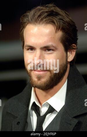 Actor Ryan Reynolds attends arrivals for the premiere of Smokin' Aces at Grauman's Chinese Theater on January 18, 2007 in Hollywood, California.  Credit: Jared Milgrim/The Photo Access Stock Photo