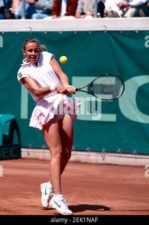 NATALIA ZVEREVA, RARE TENNIS 1992 ROOKIE CARD MAGAZINE TENNIS DE FRANCE