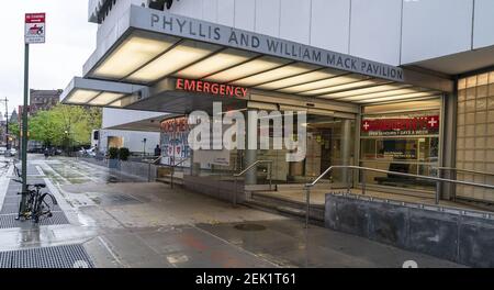 View Of Entrance To Lenox Health Greenwich Village Hospital Part Of Northwell Health On 7th Avenue In Manhattan Photo By Lev Radinpacific Presssipa Usa Photo By Lev Radinpacific Presssipa Usa Stock Photo -