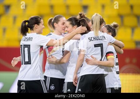 jubilation GER to Svenja HUTH r. (GER) after their goal to 1: 0, left to right Dzsenifer MAROZSAN (GER), Sydney Lohmann (GER), Sara DAEBRITZ (DÃ britz, GER), Lea SCHUELLER (GER), Svenja HUTH (GER) soccer international game women, mini tournament - Three Nations. One Goal, Germany (GER) - Belgium (BEL), on February 21, 2021 in Aachen/Germany. Â | usage worldwide Stock Photo