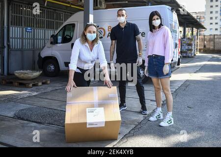 Leonardo Bonucci and his wife Martina Maccari in via ...