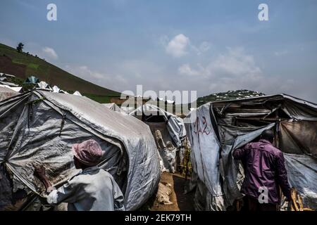 A refugees camp near to the rich coltan mines. Masisi area, North Kivu, DRC Stock Photo