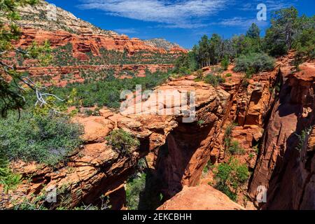 Rock formations at Devil's Bridge Trailhead on sunny day, Sedona, Arizona, USA Stock Photo