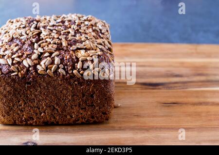 https://l450v.alamy.com/450v/2ekd3p5/brown-bread-with-sunflower-seeds-2ekd3p5.jpg