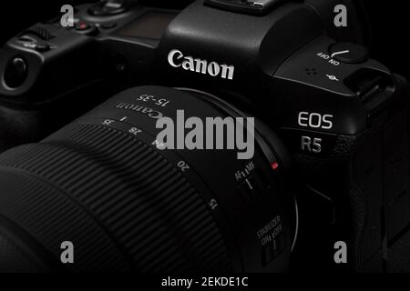 New Mirrorless Camera Canon EOS R5 with Canon RF  15-35mm f/2.8L IS USM lens. Stock Photo