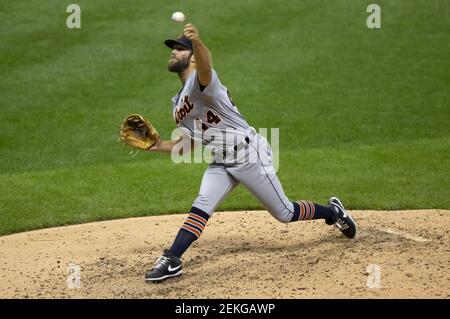 Milwaukee Brewers' Daniel Norris throws during the eighth inning