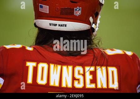 Watch Tommy Townsend try to wear two Chiefs helmets