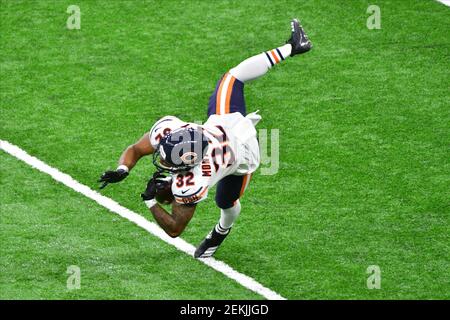 DETROIT, MI - SEPTEMBER 13: Chicago Bears RB David Montgomery (32) contorts  to make a catch during NFL game between Chicago Bears and Detroit Lions on  September 13, 2020 at Ford Field