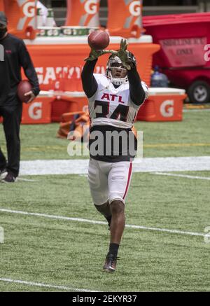 Atlanta Falcons cornerback Darqueze Dennard breaks up a pass to