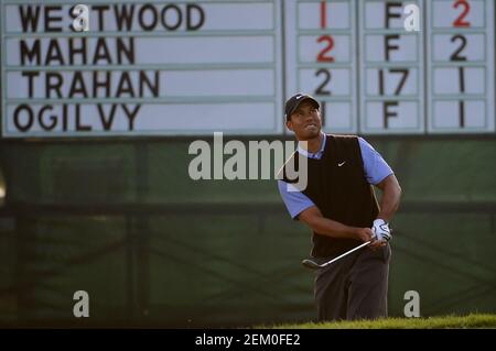 San Diego, CA. 14th June, 2008. Tiger Woods (USA) chips in for a birdie on the 17th hole during the third round of the US Open at Torrey Pines Golf Course.Louis Lopez/Cal Sport Media. Credit: csm/Alamy Live News Stock Photo