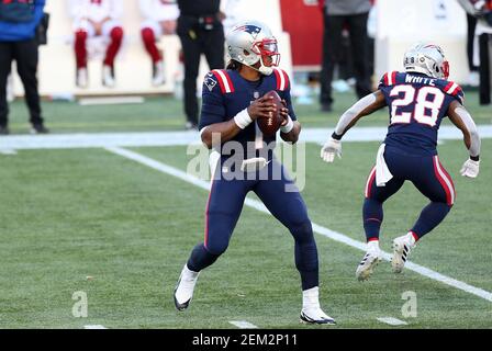 November 29, 2020; Foxborough, MA, USA; Arizona Cardinals wide receiver  DeAndre Hopkins (10) in action during the NFL game between Arizona Cardinals  and New England Patriots at Gillette Stadium. Anthony Nesmith/(Photo by