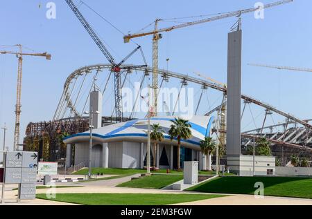 QATAR, Doha, construction site Khalifa International Stadium for FIFA world cup 2022, built by contractor midmac and sixt contract / KATAR, Doha, Baustelle Khalifa International Stadium fuer die FIFA Fussballweltmeisterschaft 2022, auf den Baustellen arbeiten Gastarbeiter aus verschiedenen Ländern Stock Photo