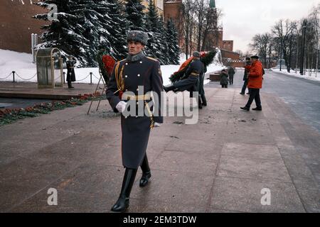 Moscow, Russia. 23rd Feb, 2021. Communist Party leader Gennady Zyuganov lays a wreath at the tomb of the Unknown Soldier with a guard of honor.The Communist Party of the Russian Federation on Tuesday gathered activists of the Left Front, the Lenin Komsomol, the movement For New Socialism, the women's union “Hope of Russia” and other related organizations to lay flowers at the Tomb of the Unknown Soldier in the center of Moscow. Credit: SOPA Images Limited/Alamy Live News Stock Photo