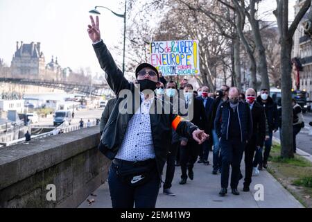 VTC and bicycle delivery drivers gathered next to the National Assembly to protest against future European regulations favorable to Uber and similar companies in Paris, France on February 24, 2021. Photo by Pierrick Villette/Avenir Pictures/ABACAPRESS.COM Stock Photo