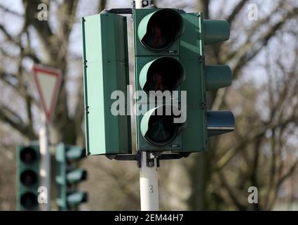 https://l450v.alamy.com/450v/2em44h7/schwerte-germany-24th-feb-2021-a-traffic-light-at-an-intersection-is-out-of-service-the-city-wide-power-outage-after-a-fire-in-a-substation-in-schwerte-is-expected-to-last-at-least-until-the-evening-to-dpalnw-power-outage-in-schwerte-expected-to-last-at-least-until-evening-credit-oliver-bergdpaalamy-live-news-2em44h7.jpg