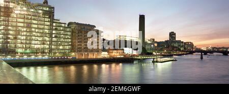 Tate modern on Bankside, southwark, London, england, early 2000 Stock Photo