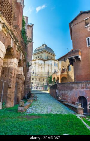 Rome, Italy - Oct 03, 2018: View of the Great Roman Synagogue , Tempio Maggiore di Roma Stock Photo